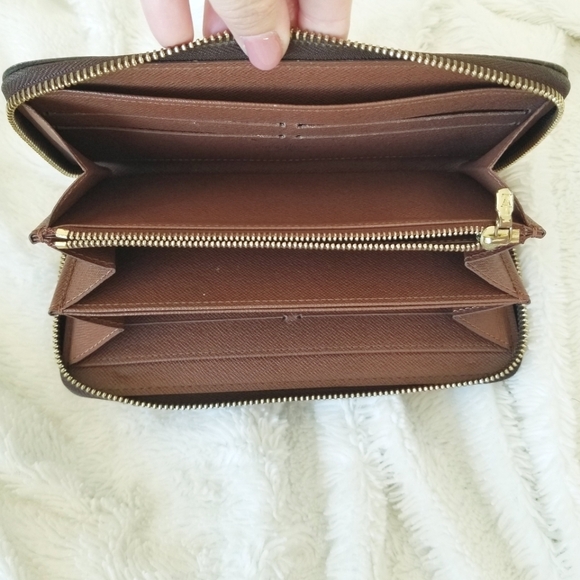 Louis Vuitton Monogram Zippy Zip-up Canvas Wallet - Picture 4 of 15